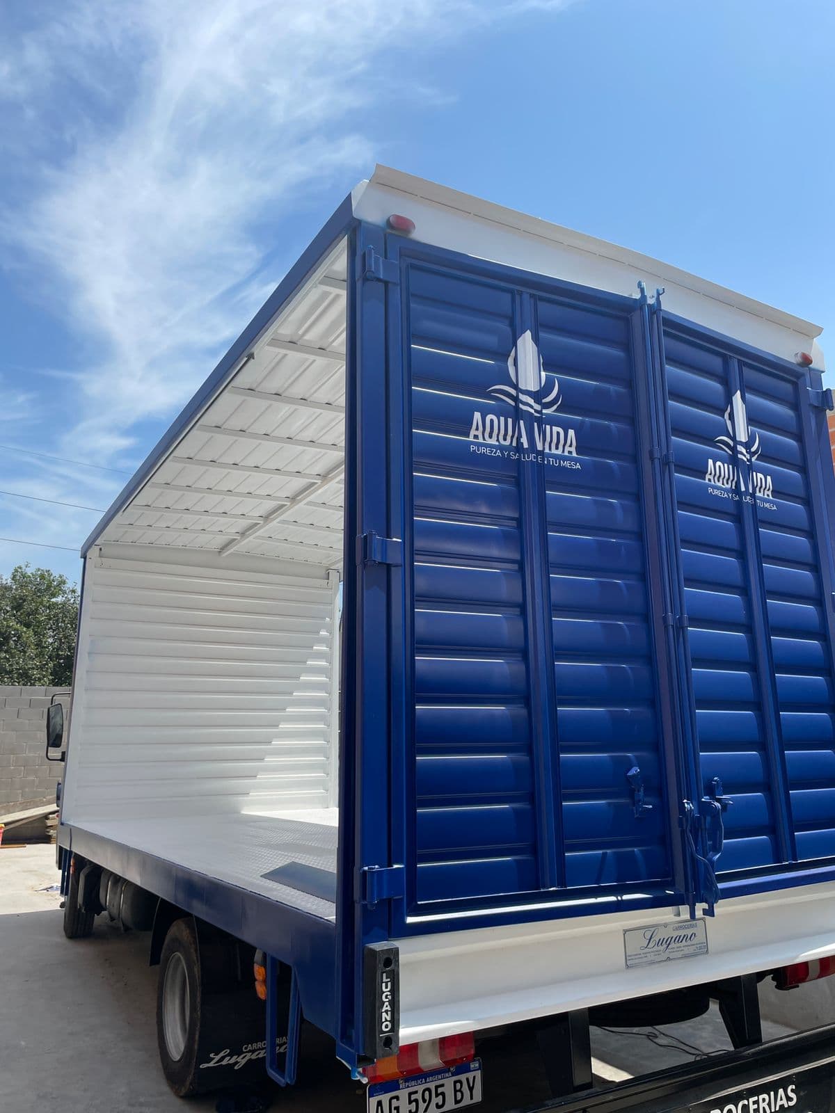 Camión Aqua Vida trasera